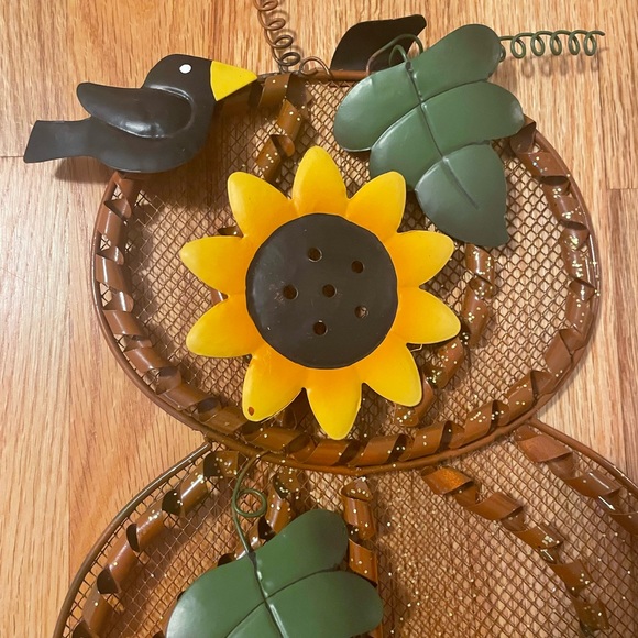Pumpkins with crow, sunflowers and leaves wall decor - Picture 4 of 5